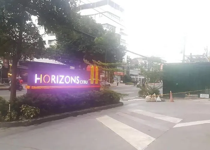 Centrally Located @ D Heart Of Units By Felicity 2*